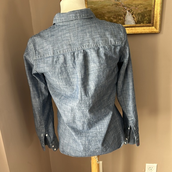 GAP chambray button down - Picture 2 of 5
